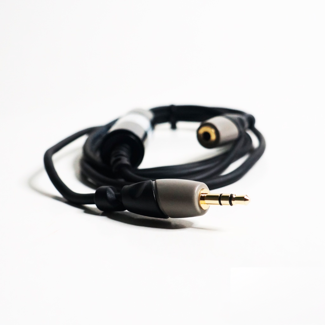 Soundking BJJ302-1 Noise Eliminating 3.5mm Male to 3.5mm Female AUX Cable