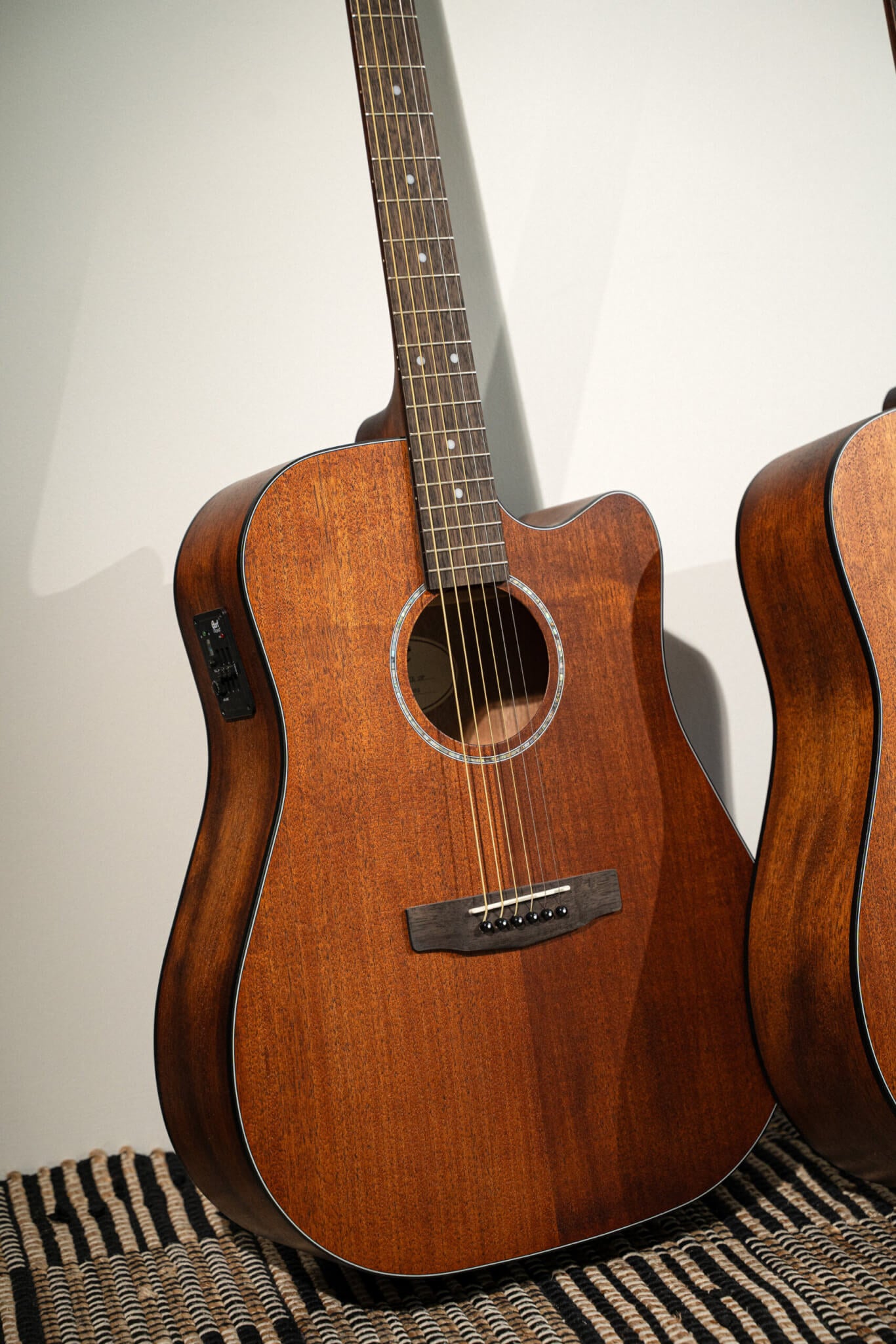 Cort Earth60MCE Acoustic Guitar [EARTH60MCE-OP]