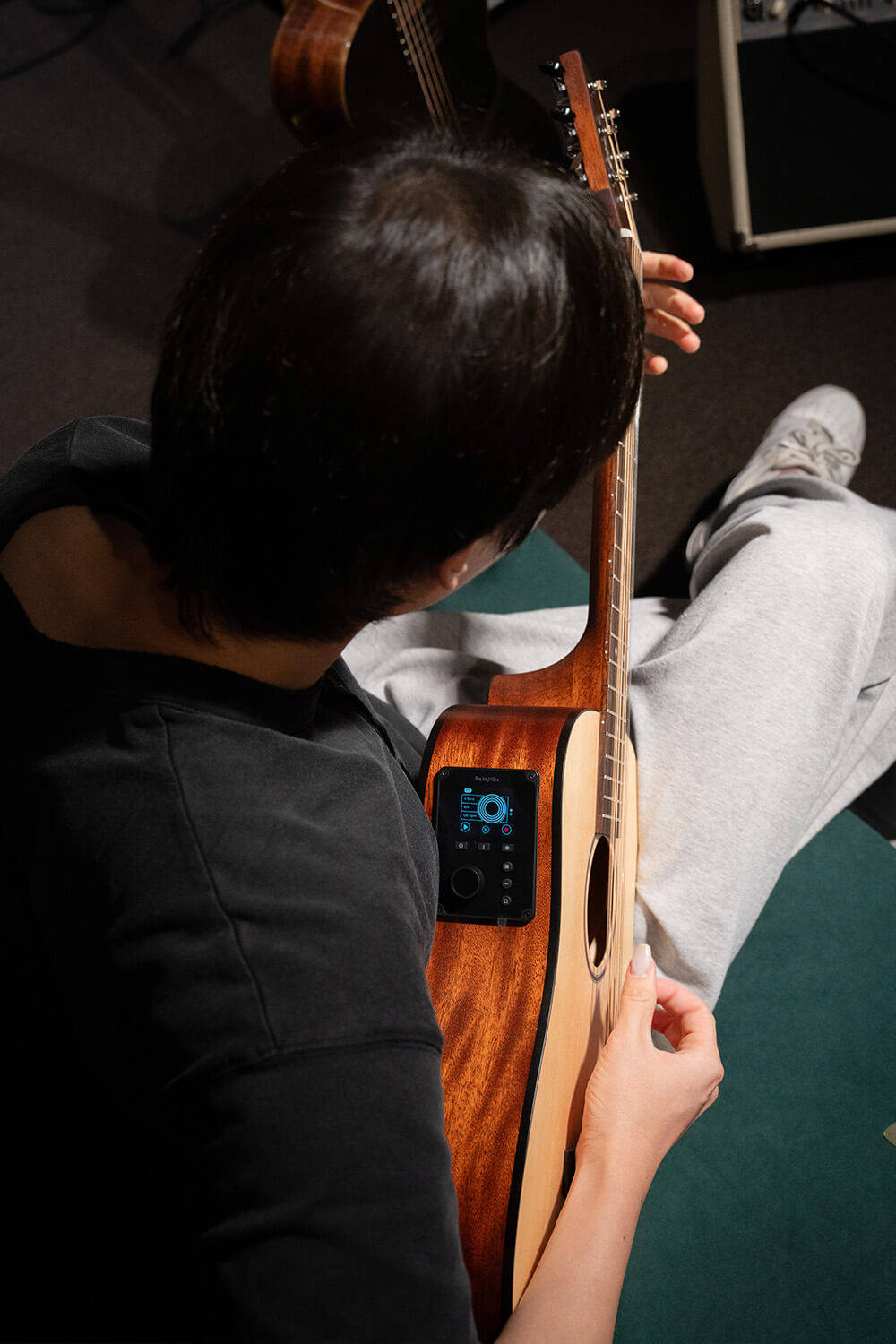 Cort Earth GO Acoustic Guitar w/ Built-In Effect, Looping and Bluetooth [EARTH GO]