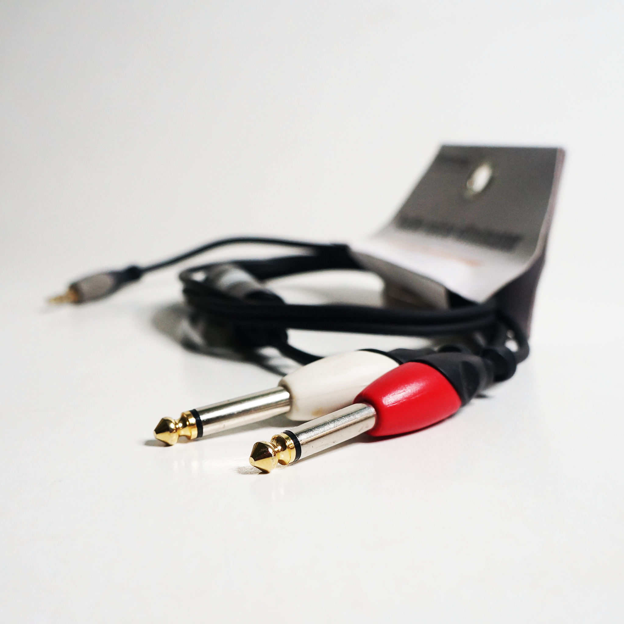 Soundking BJJ304-1 Noise Eliminating AUX to Stereo L+R TS Y-Cable
