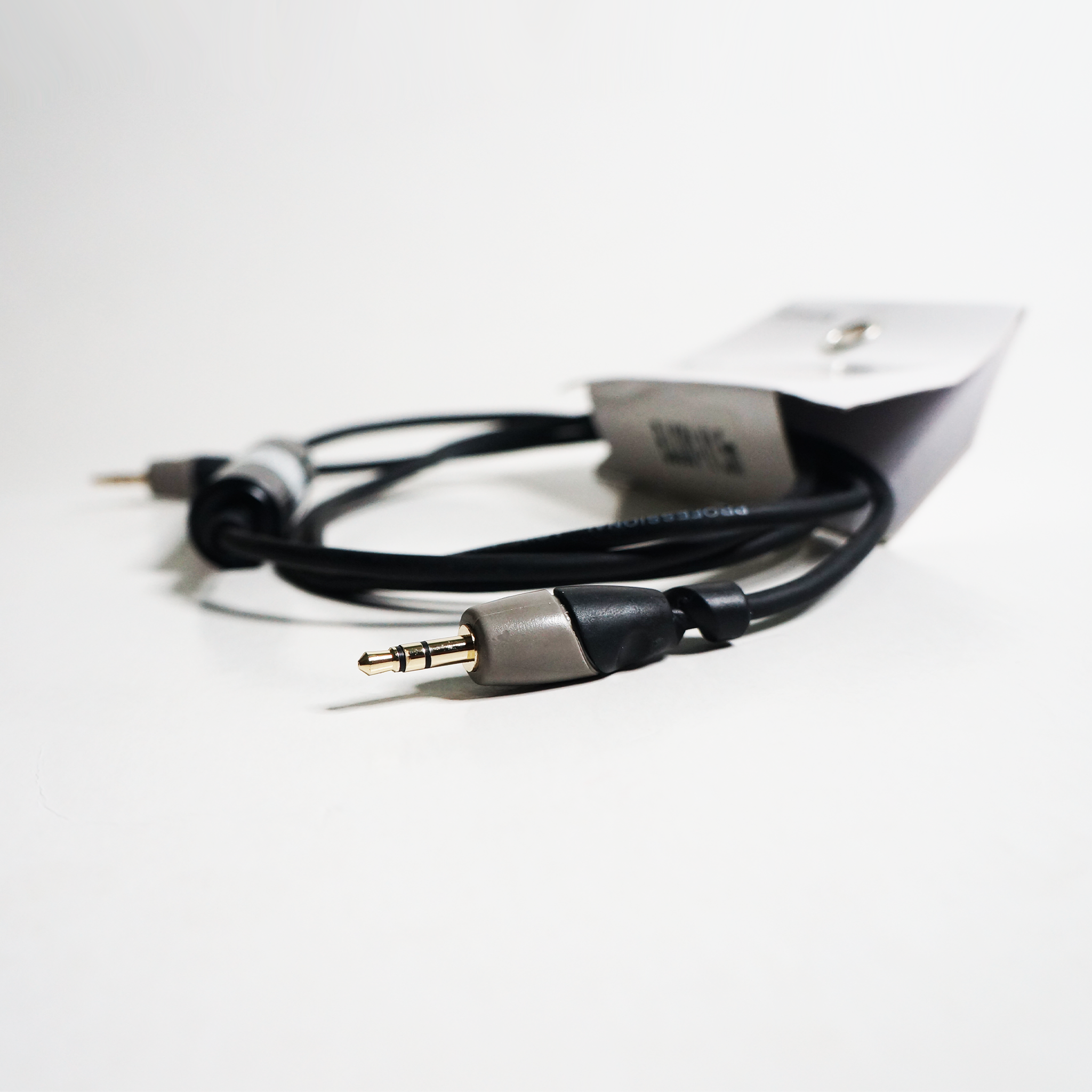Soundking BJJ301-1 Noise Eliminating 3.5mm to 3.5mm AUX Cable