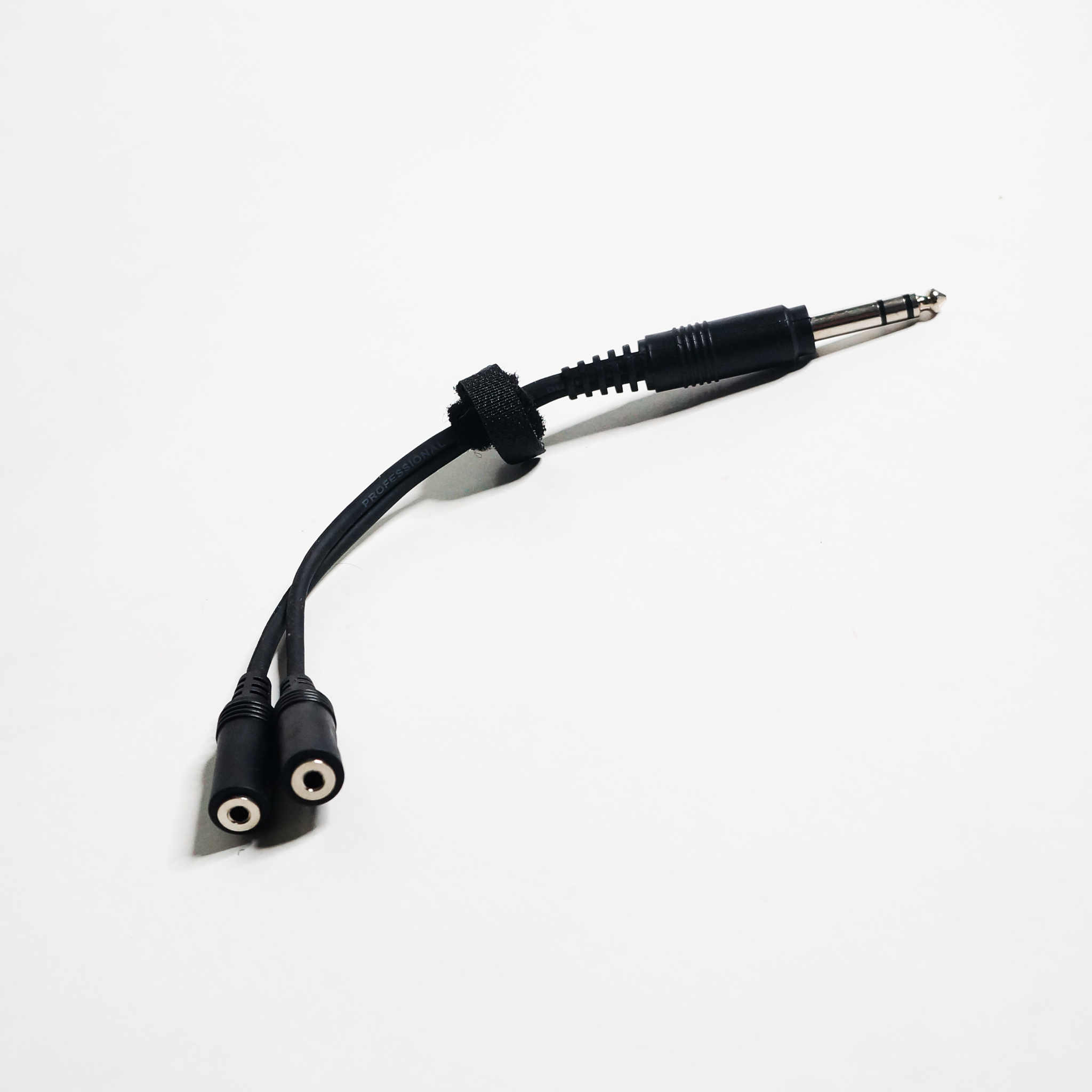 Soundking BJJ421 Stereo TRS to 2 Mono Female 3.5mm AUX Y-Cable