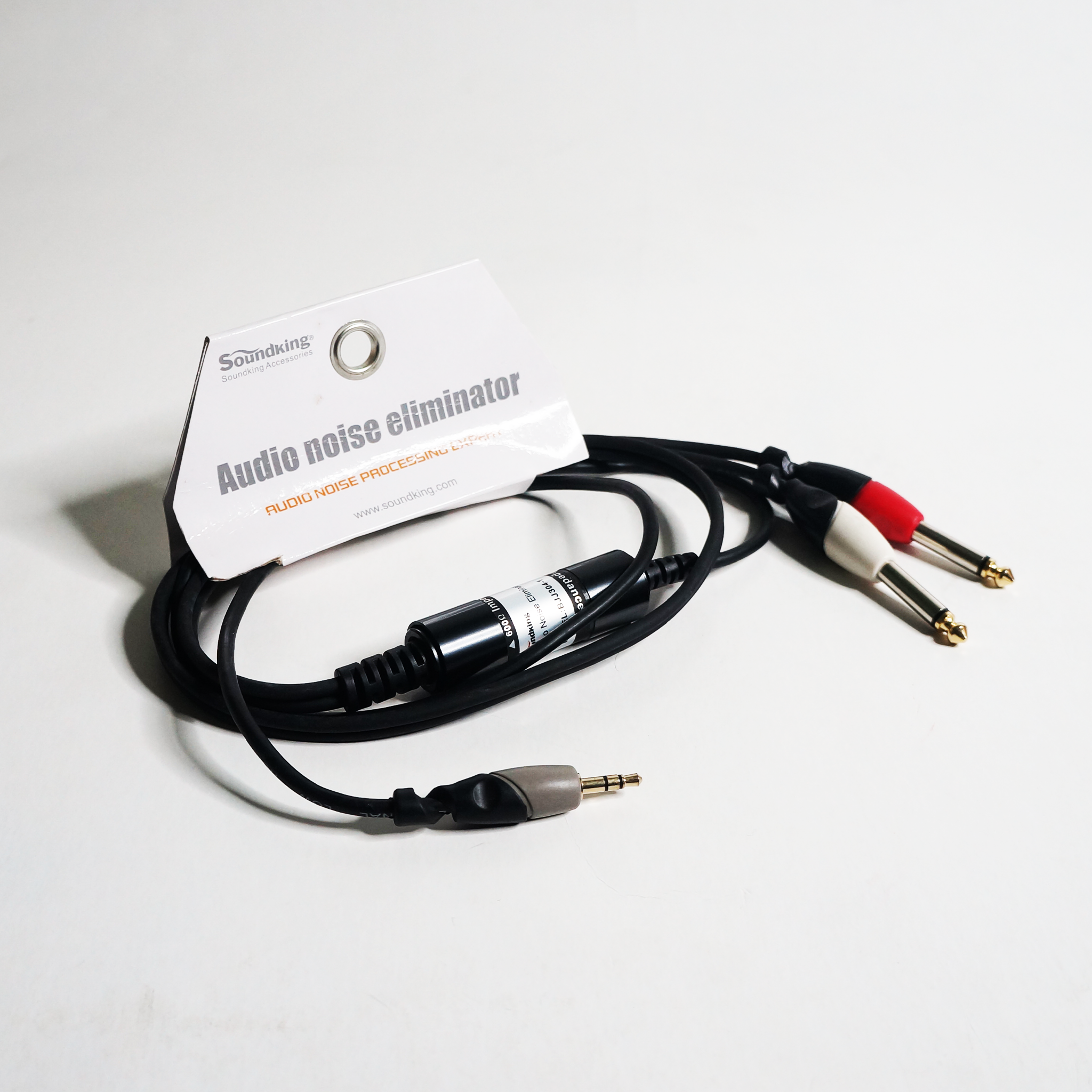 Soundking BJJ304-1 Noise Eliminating AUX to Stereo L+R TS Y-Cable