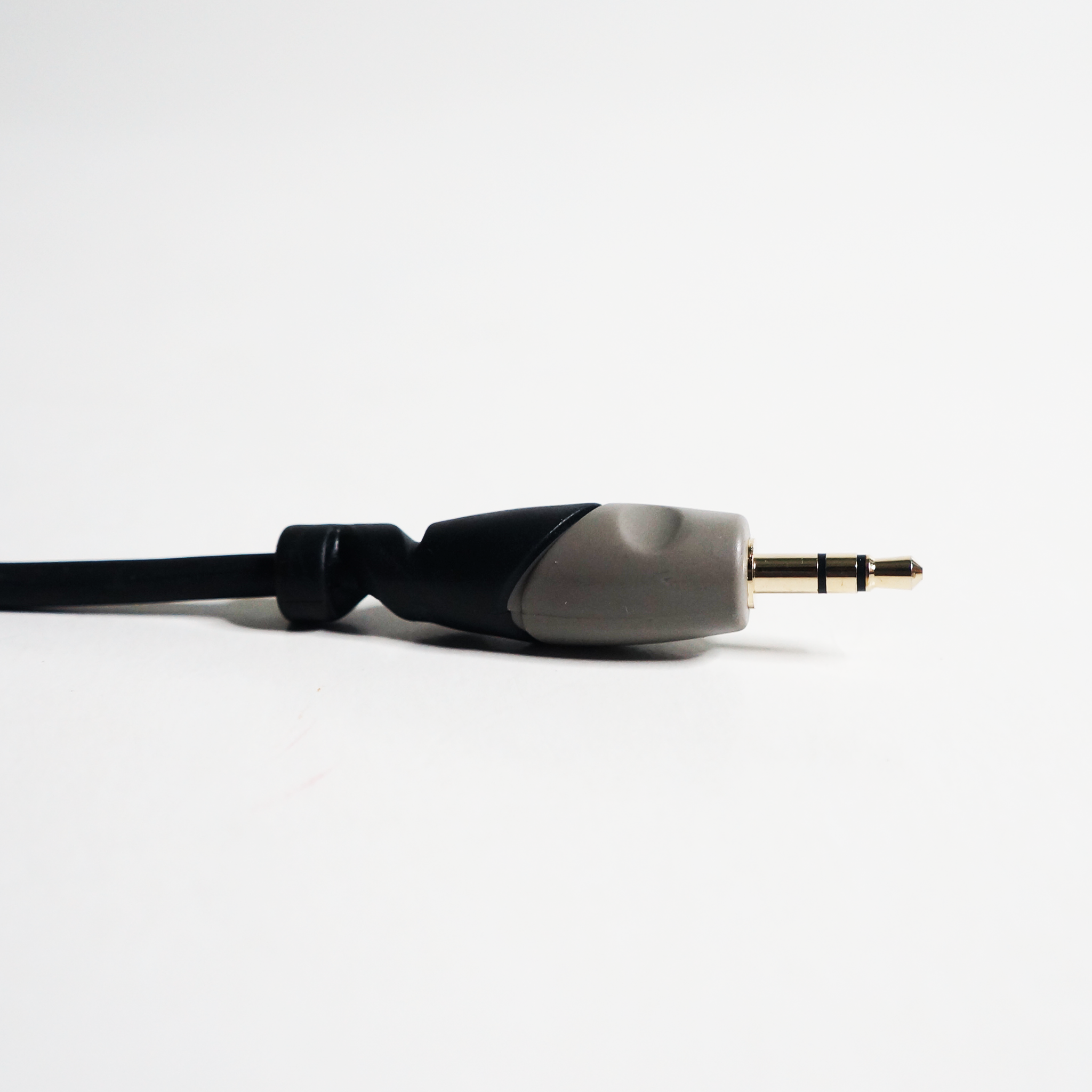 Soundking BJJ301-1 Noise Eliminating 3.5mm to 3.5mm AUX Cable