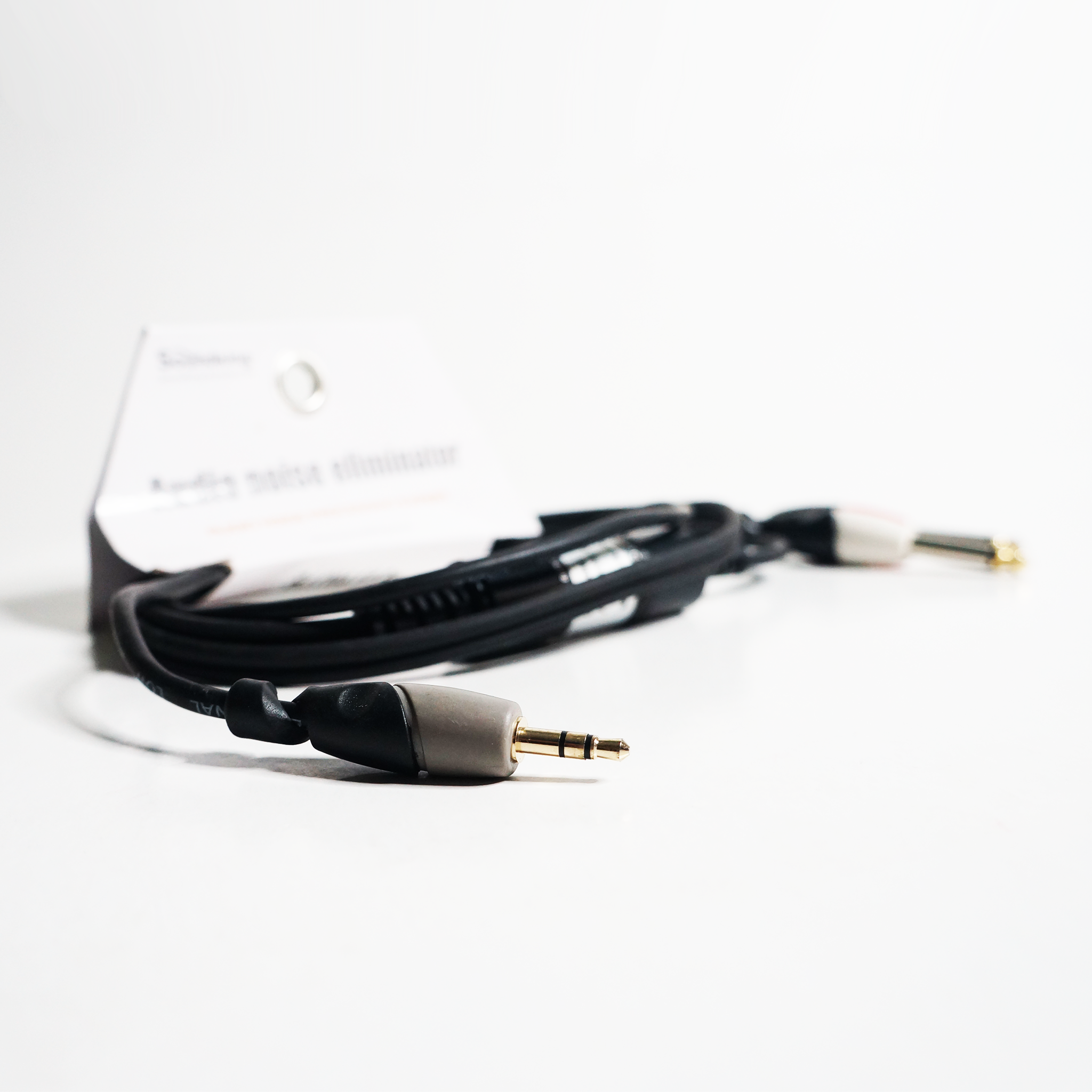 Soundking BJJ304-1 Noise Eliminating AUX to Stereo L+R TS Y-Cable