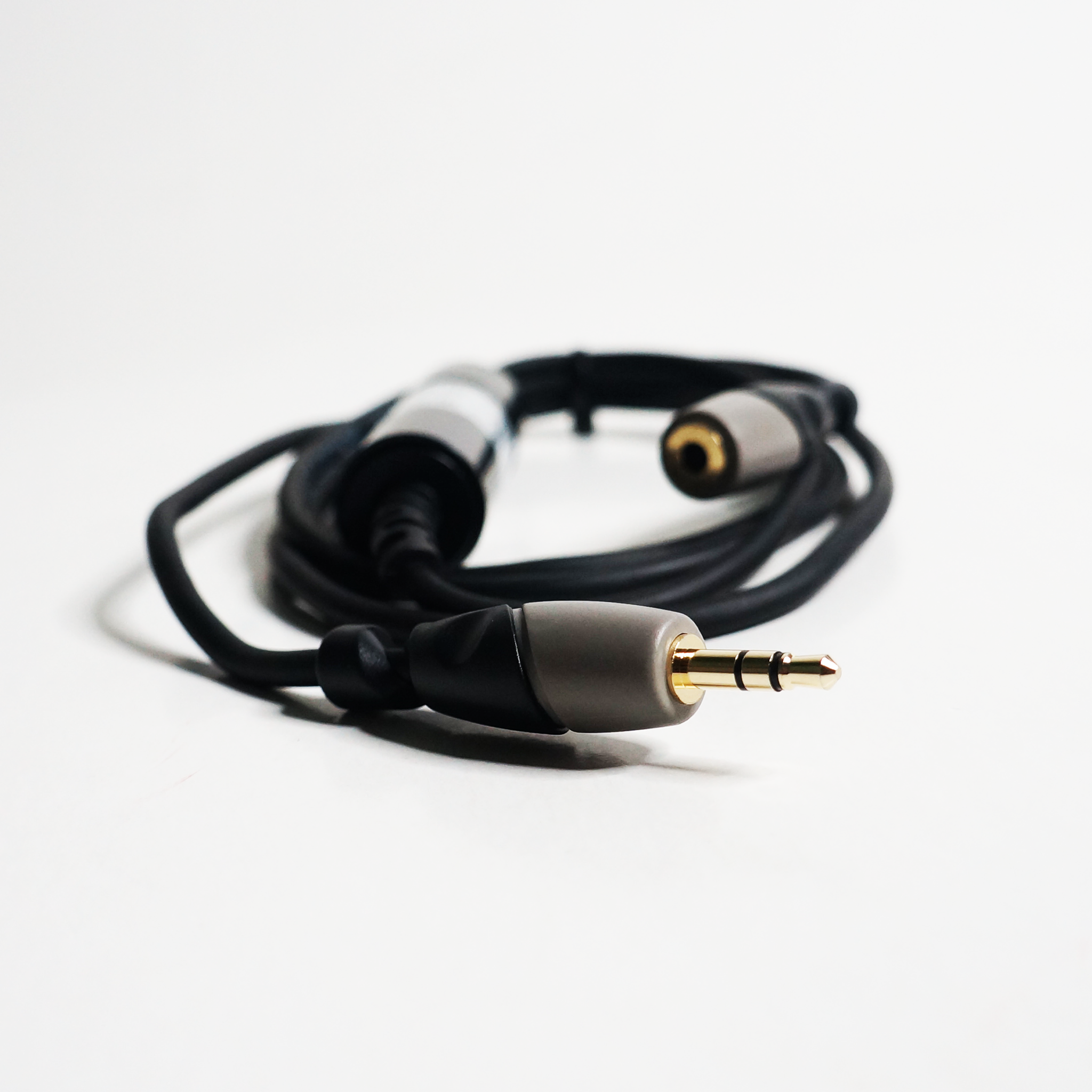 Soundking BJJ302-1 Noise Eliminating 3.5mm Male to 3.5mm Female AUX Cable